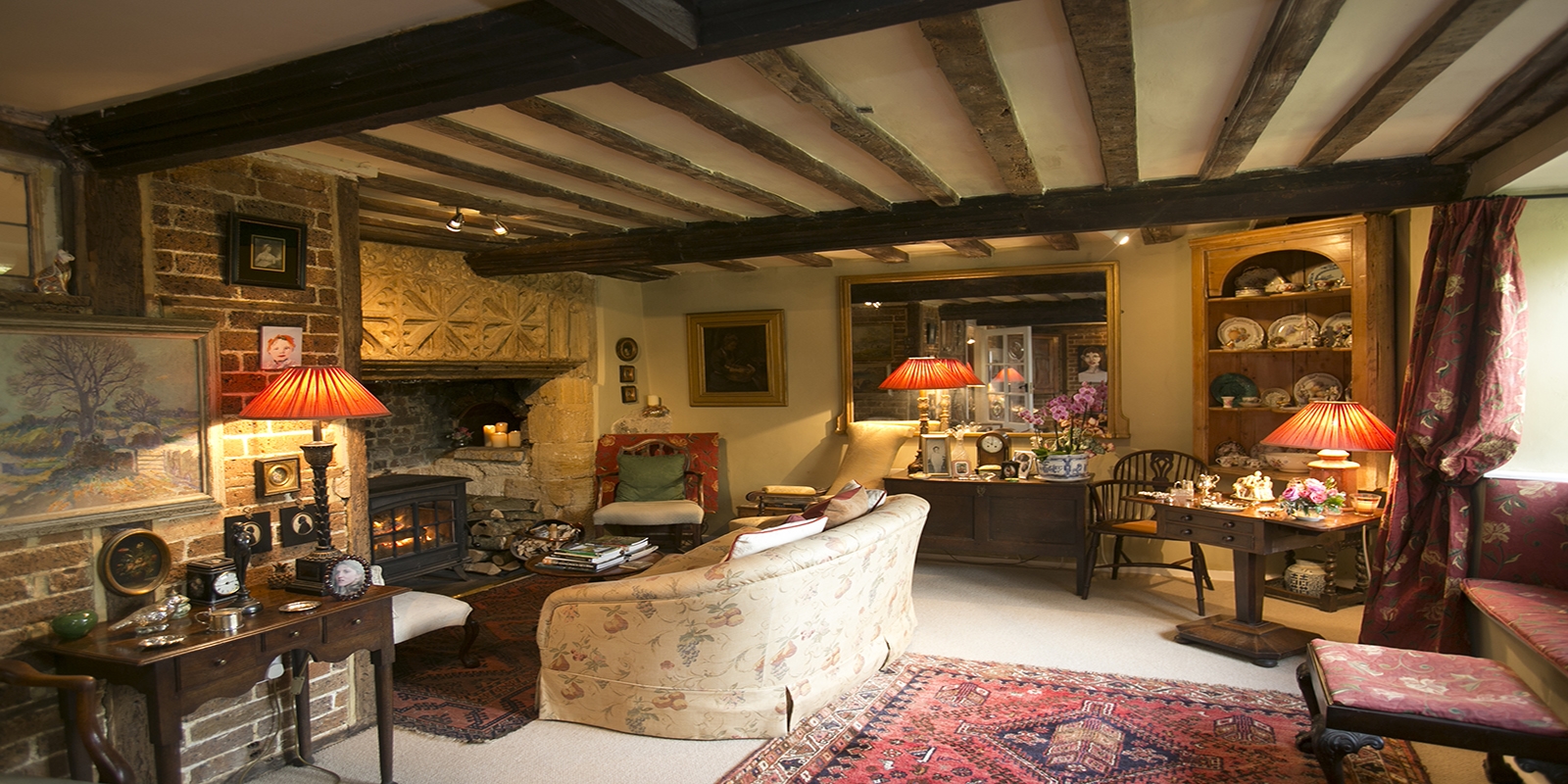 Relax in comfort at Tudor Cottage